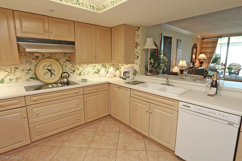 BAYPOINTE AT NAPLES CAY - Residential Lease