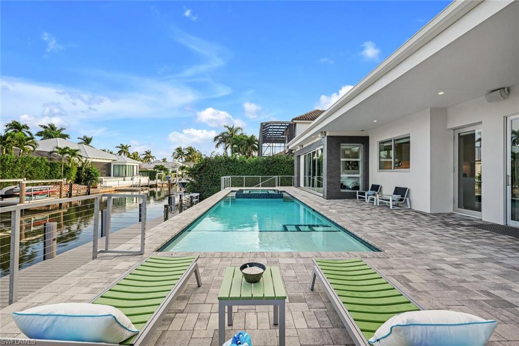ROYAL HARBOR - Residential
