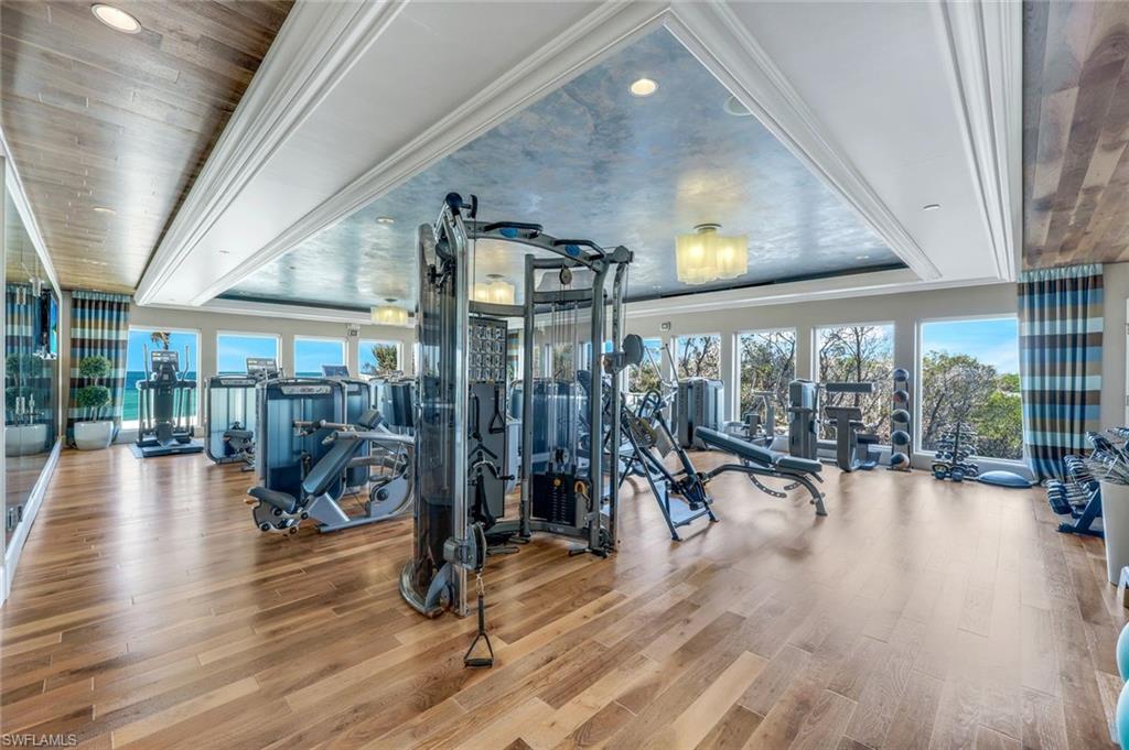 SEAPOINT AT NAPLES CAY - Residential