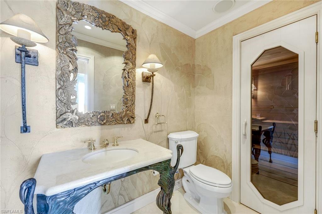 SEAPOINT AT NAPLES CAY - Residential
