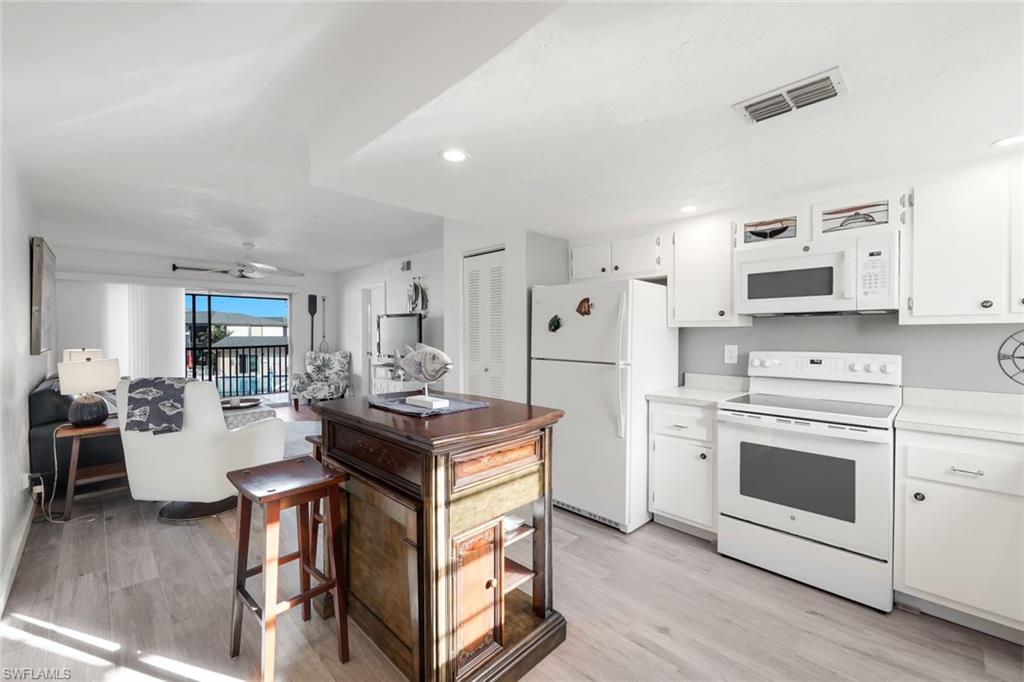 DAVIS WOODS CONDOMINIUM - Residential