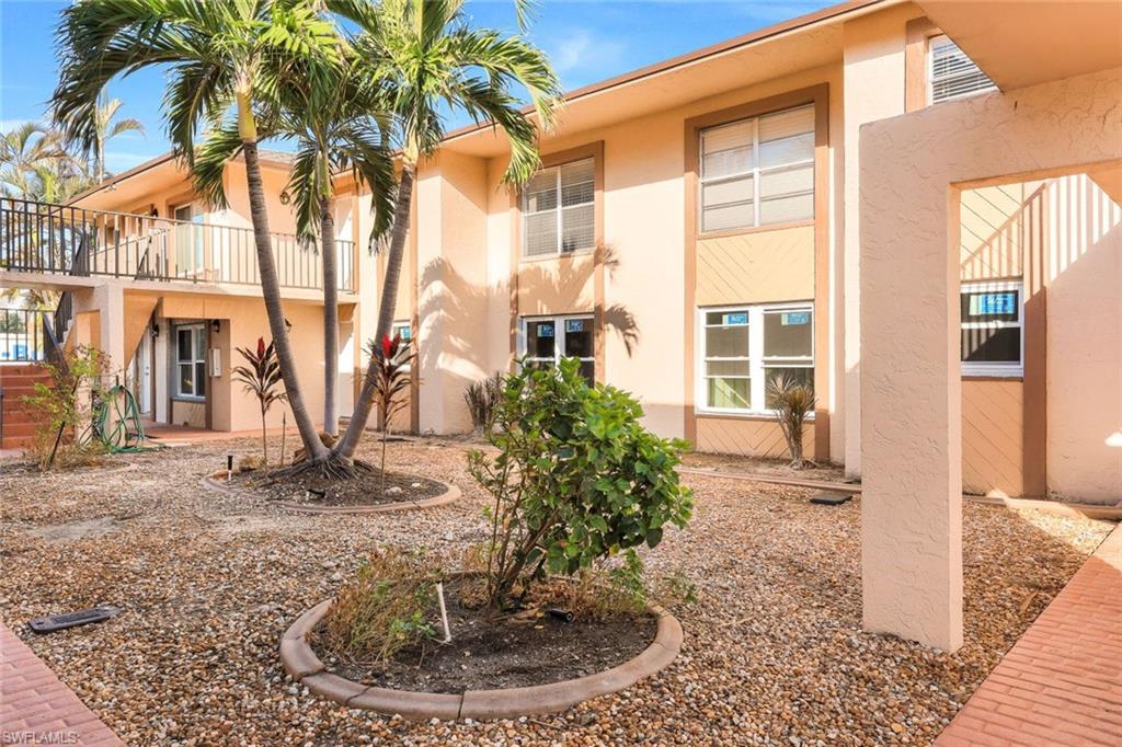 DAVIS WOODS CONDOMINIUM - Residential