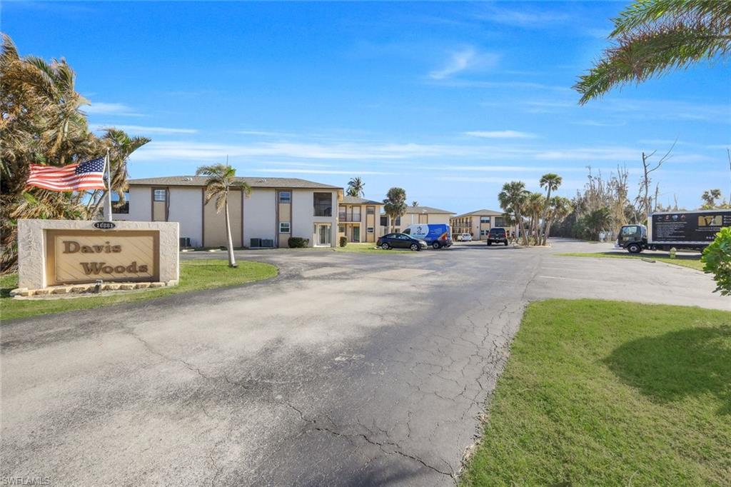 DAVIS WOODS CONDOMINIUM - Residential