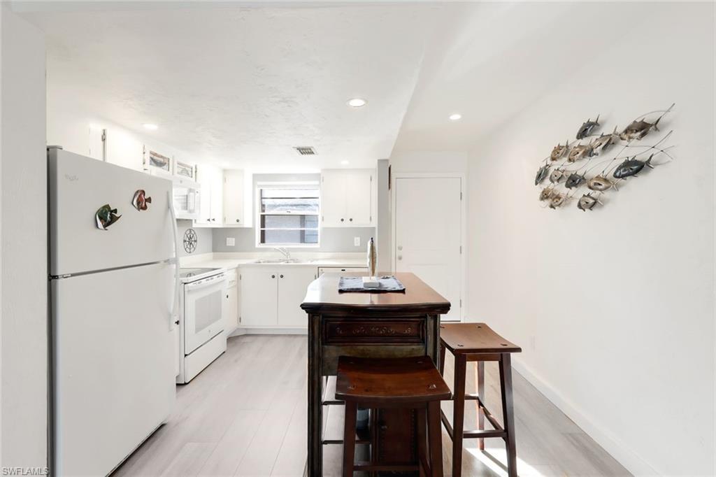 DAVIS WOODS CONDOMINIUM - Residential
