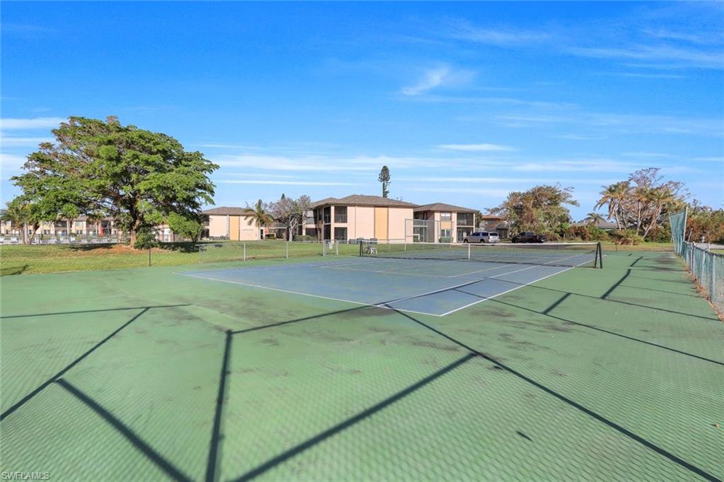 DAVIS WOODS CONDOMINIUM - Residential