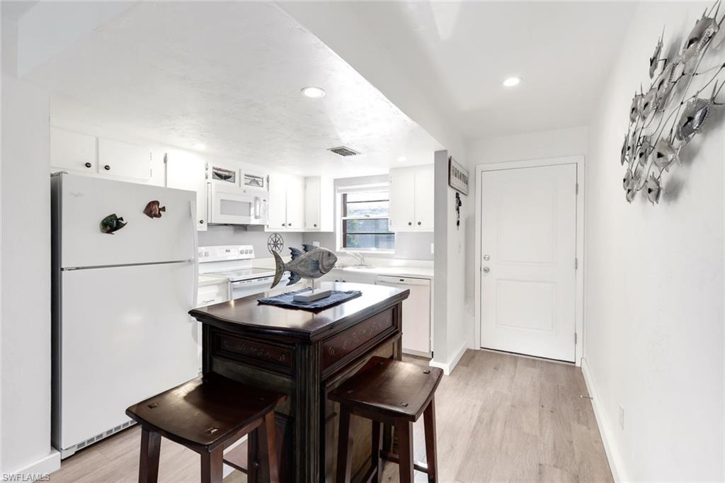 DAVIS WOODS CONDOMINIUM - Residential