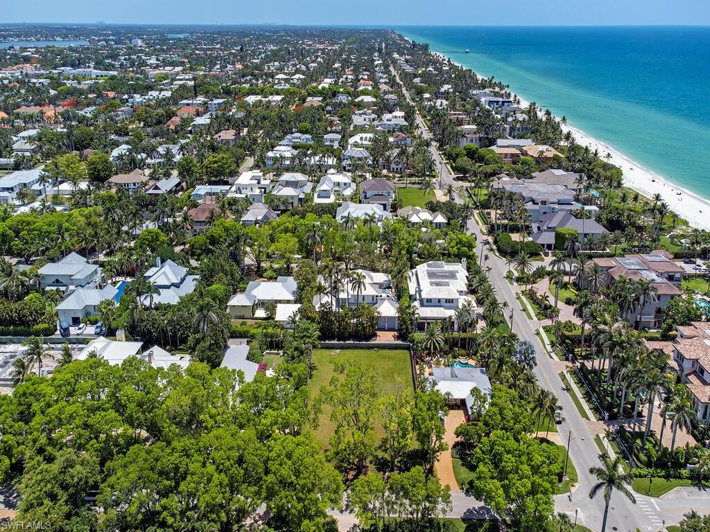 OLDE NAPLES - Land