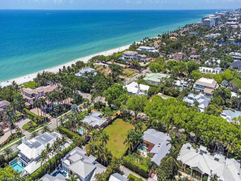OLDE NAPLES - Land