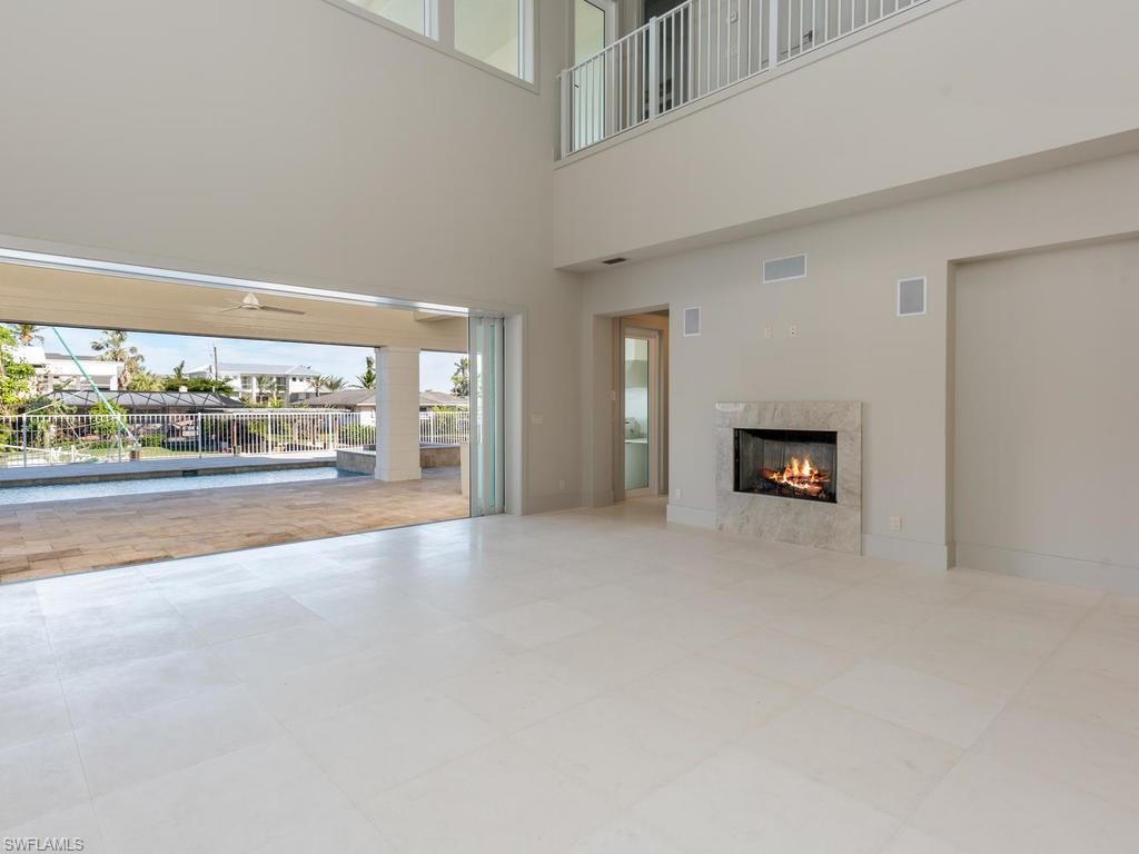 AQUALANE SHORES - Residential