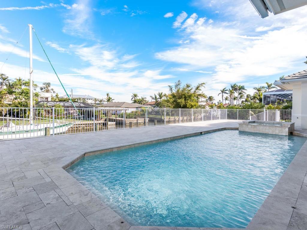 AQUALANE SHORES - Residential