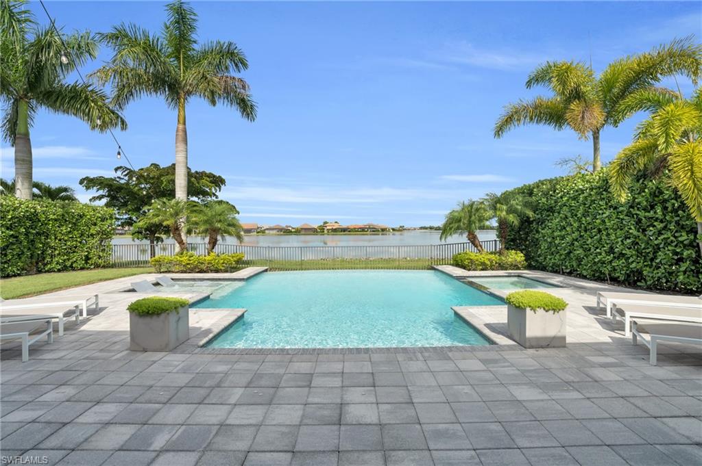 CORKSCREW SHORES - Residential
