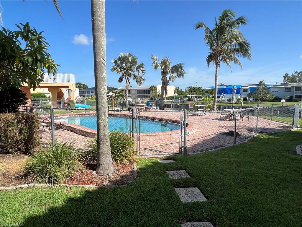 CORAL VILLAS CONDO - Residential