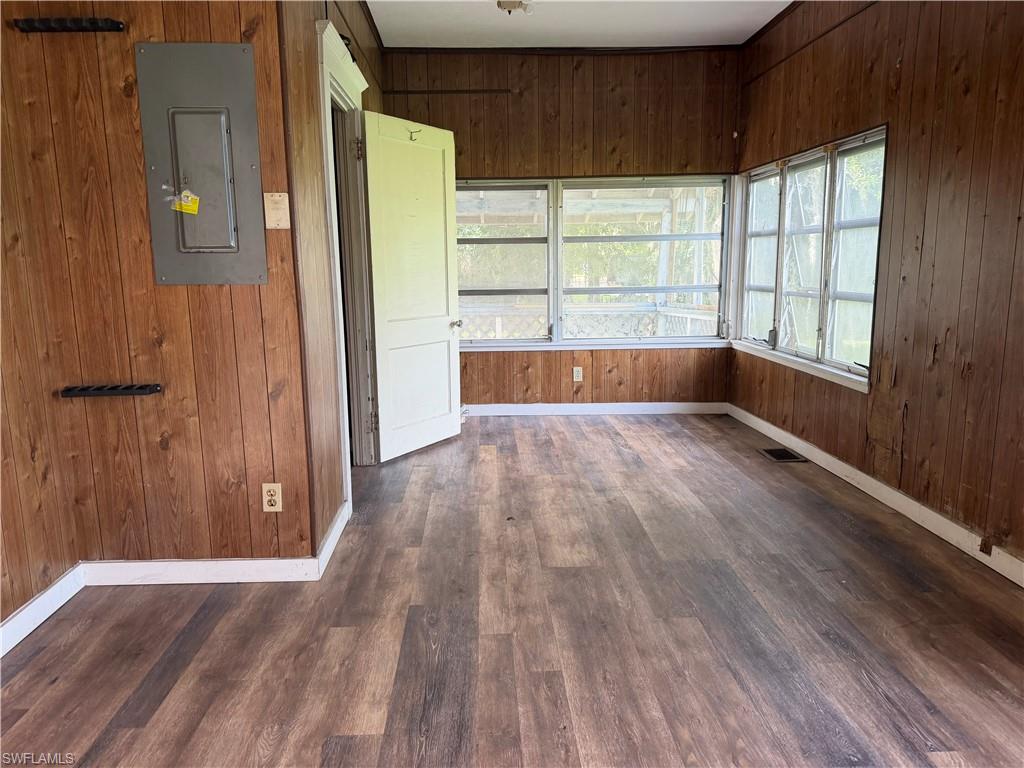 MOORE HAVEN - Residential