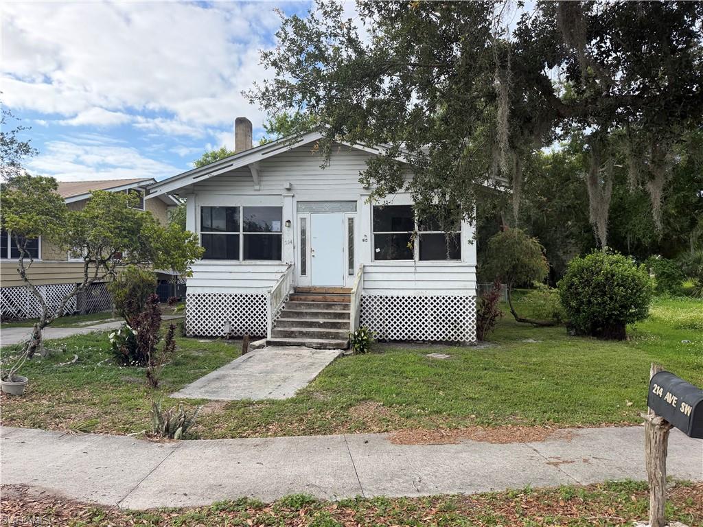 This adorable Old Florida-style cottage is nestled in a peaceful, small-town setting and is bursting with character and potential. Offering 3 bedrooms and 1 bathroom, perfect for those looking for a cozy retreat with room to make it their own.
With its classic Florida charm — think inviting layout, timeless details, and that warm, nostalgic feel — this home just needs a few personal touches to truly shine. Whether you envision fresh paint, updated finishes, or creative updates to enhance its vintage appeal, the possibilities are endless.
Located in a quiet, friendly town where everyone knows your name, this property gives you the perfect blend of small-town living and endless opportunity. Don’t miss your chance to own this super cute home and turn it into your dream Florida getaway!