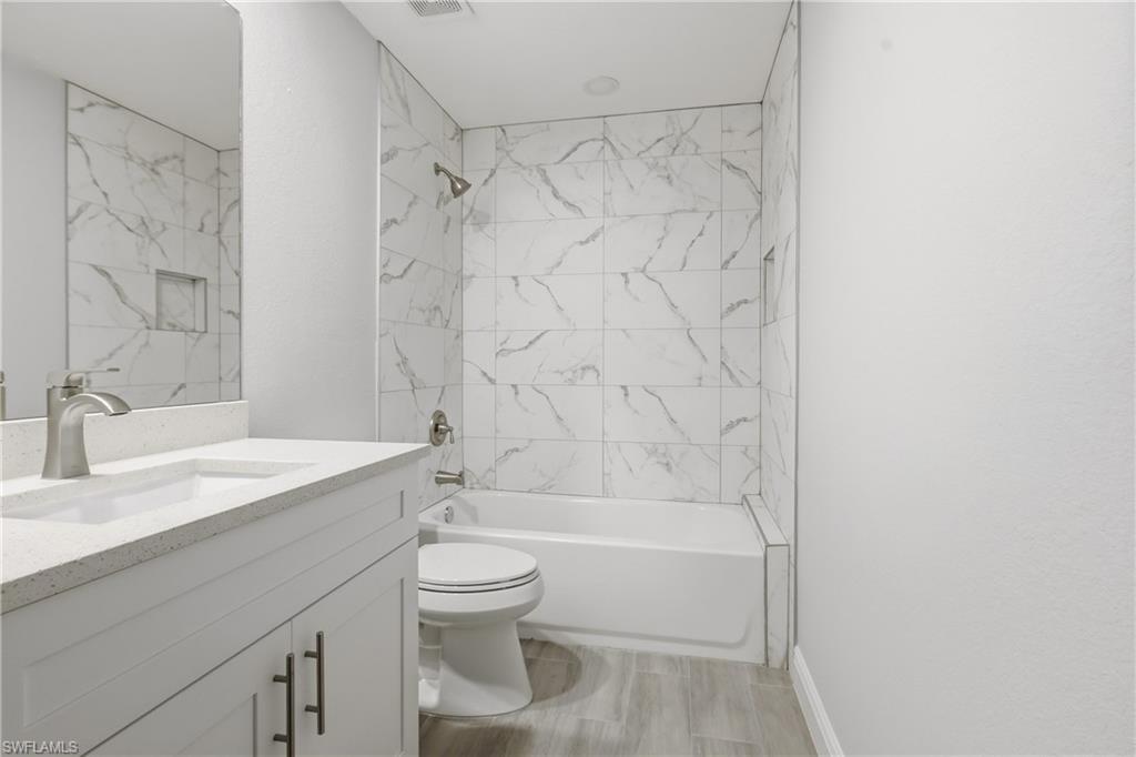LINCOLN PARK - Residential Lease