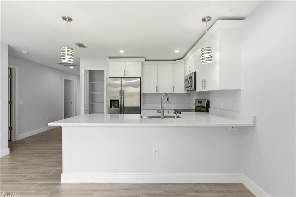 LINCOLN PARK - Residential Lease
