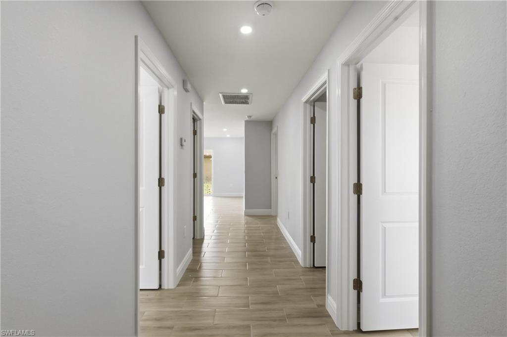 LINCOLN PARK - Residential Lease