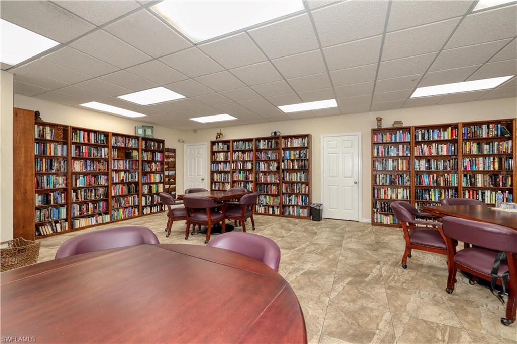 FOUNTAIN LAKES - Residential Lease