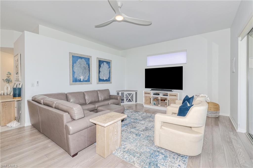 FOUNTAIN LAKES - Residential Lease
