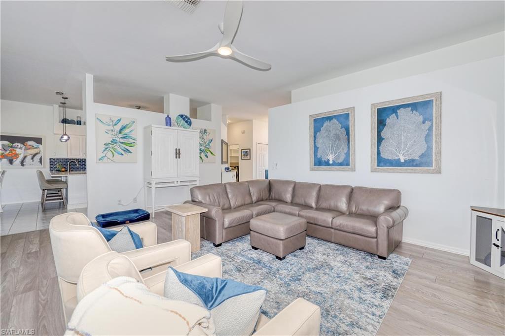 FOUNTAIN LAKES - Residential Lease