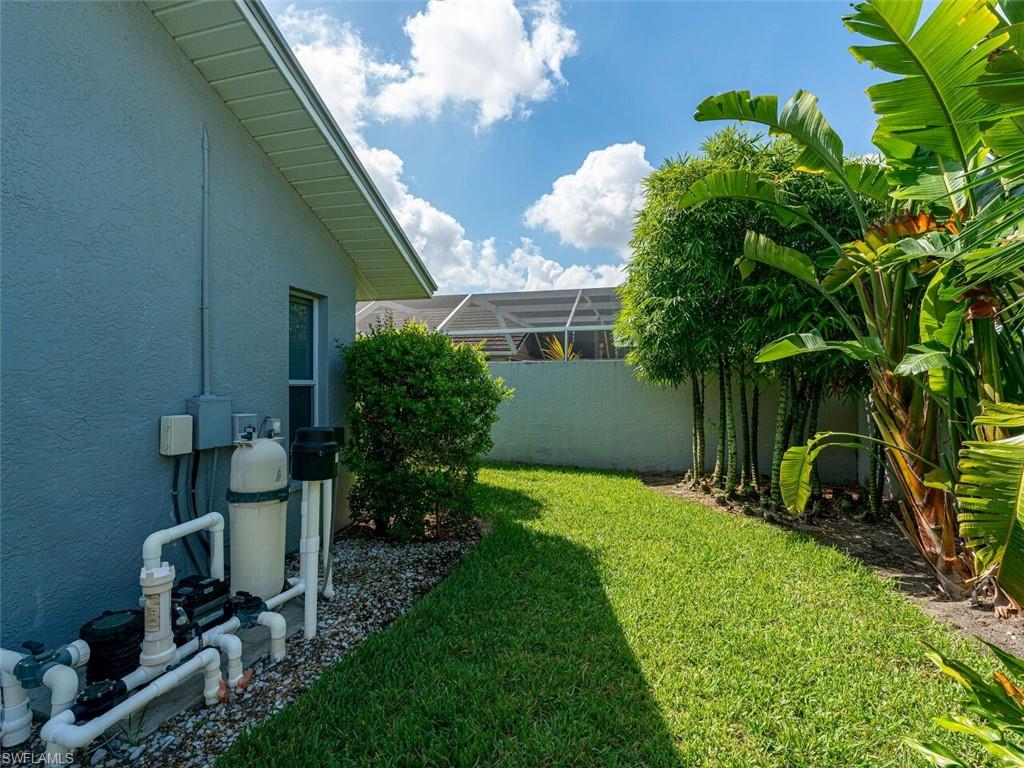 LONGSHORE LAKE - Residential