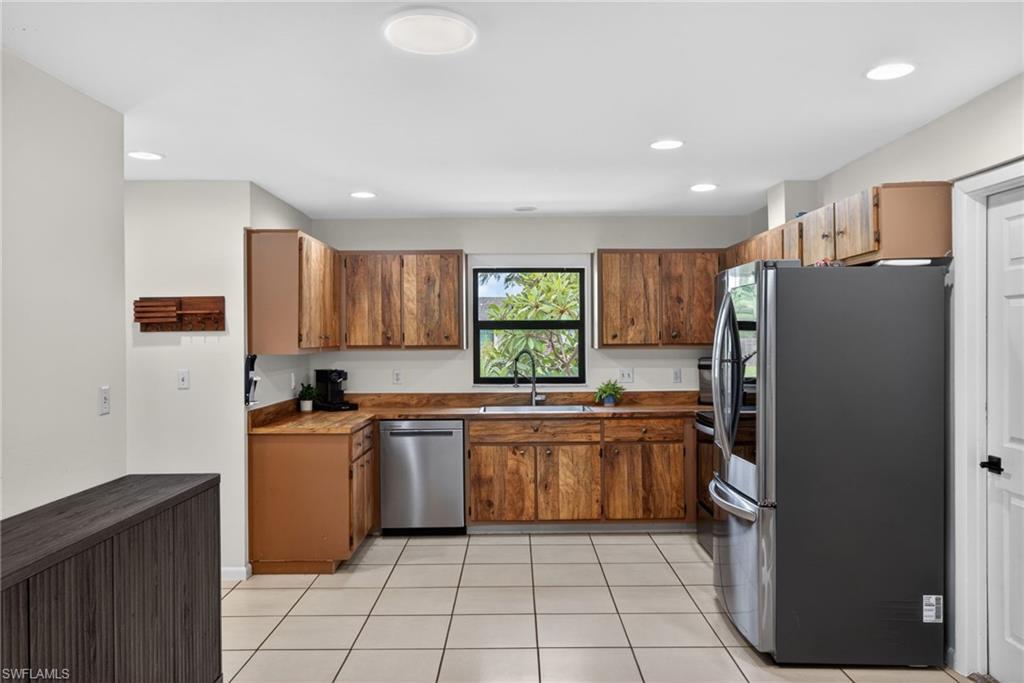 SAN CARLOS PARK - Residential Lease