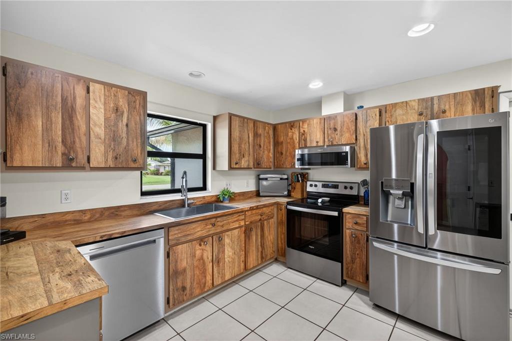 SAN CARLOS PARK - Residential Lease