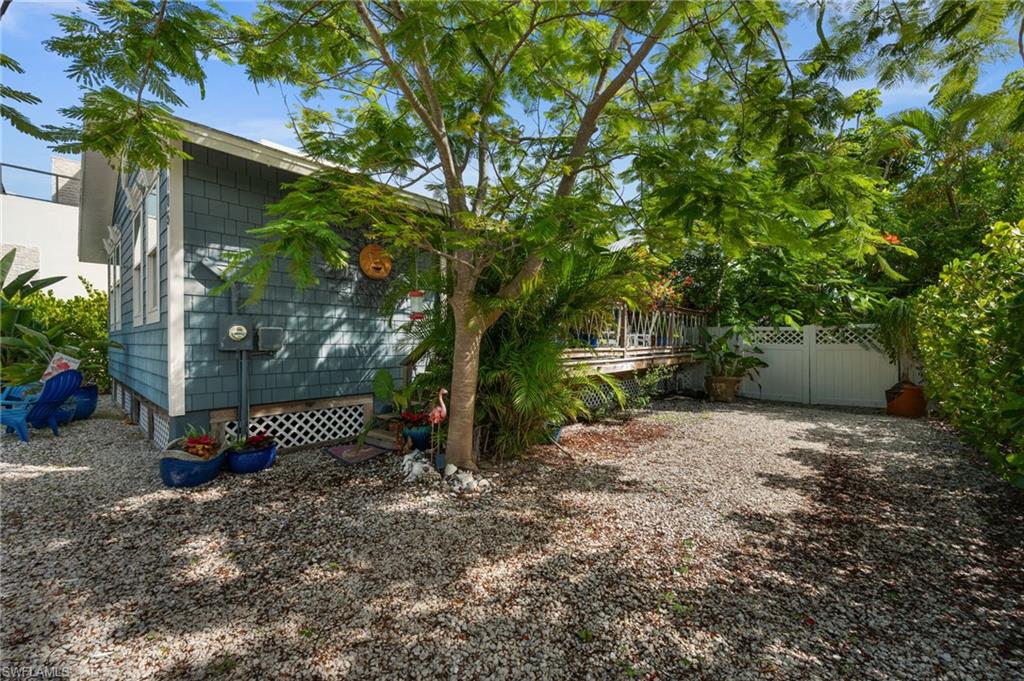 ISLES OF CAPRI - Residential Lease