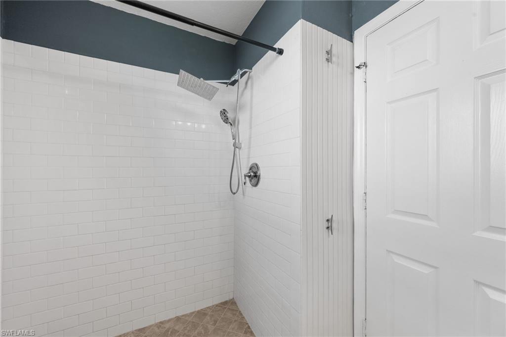 ISLES OF CAPRI - Residential Lease