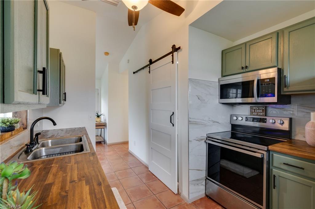 SAN CARLOS PARK - Residential