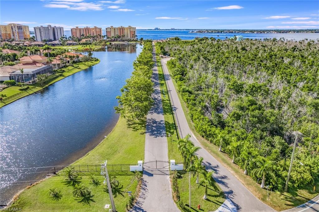 FORT MYERS - Land