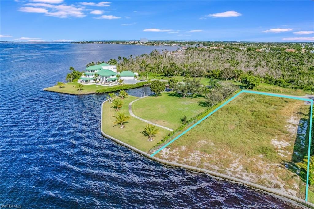 FORT MYERS - Land