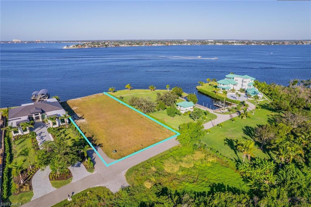 FORT MYERS - Land