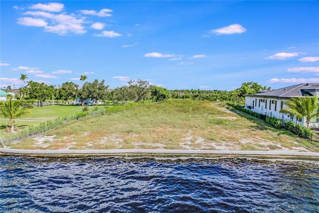 FORT MYERS - Land