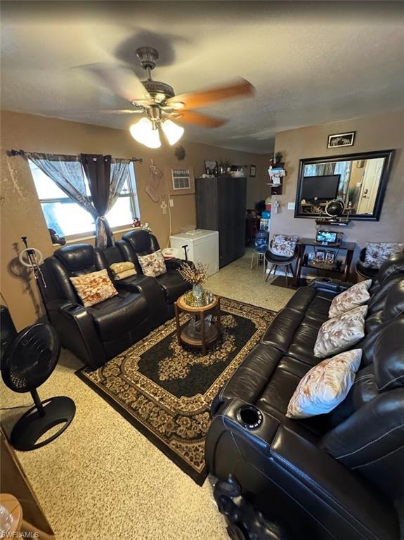 COUNTRY MANOR - Residential
