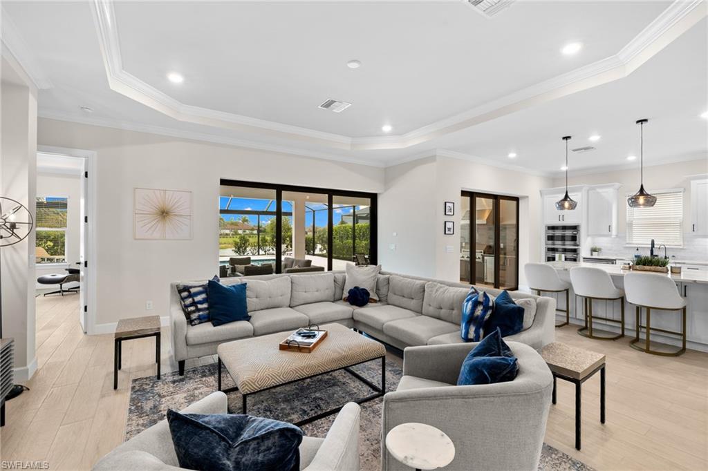 ESPLANADE LAKE CLUB - Residential Lease