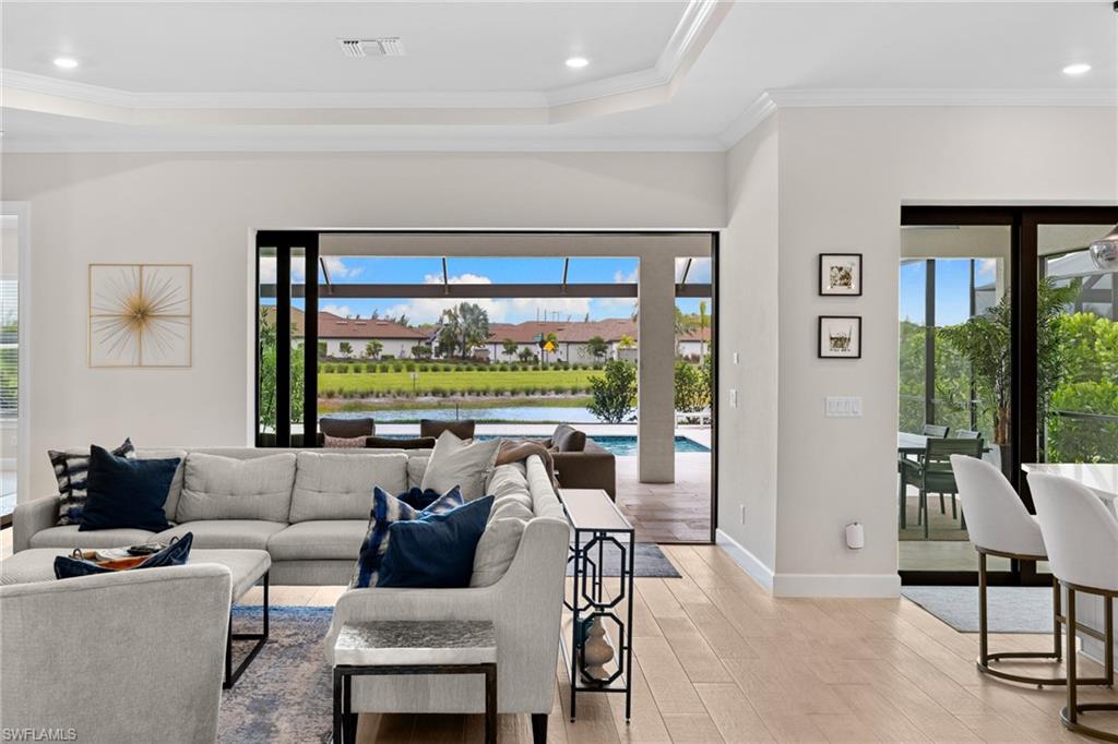 ESPLANADE LAKE CLUB - Residential Lease