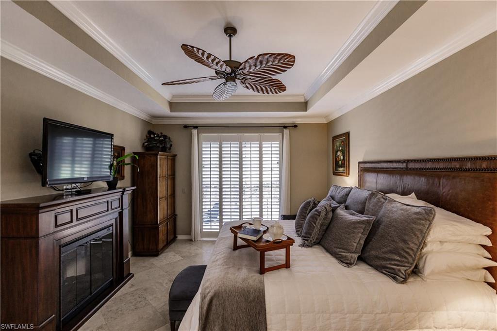 LONGSHORE LAKE - Residential