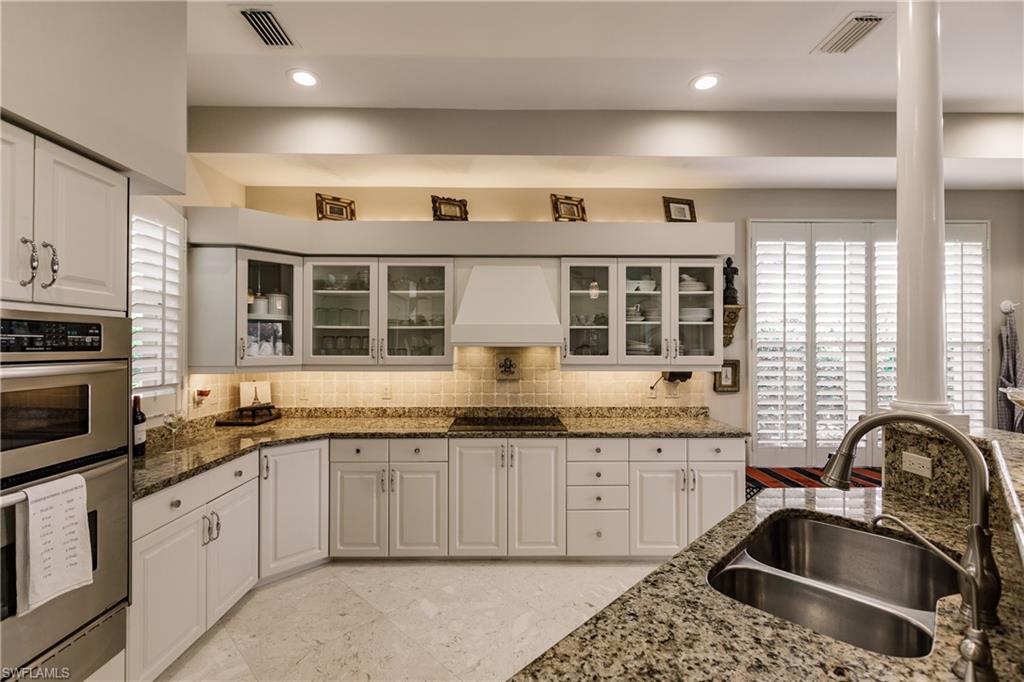 LONGSHORE LAKE - Residential