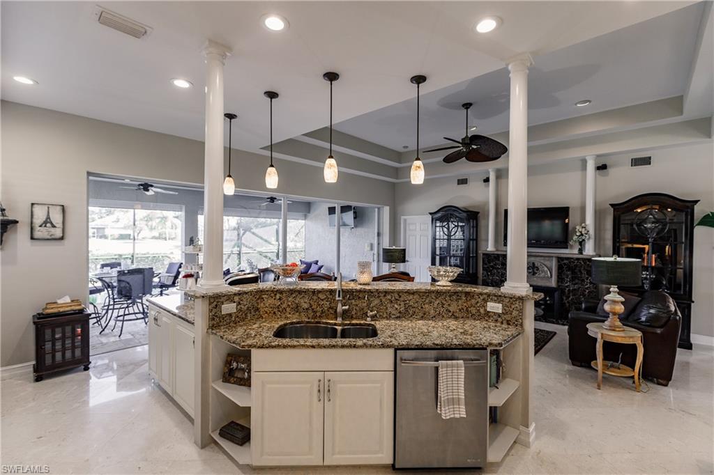 LONGSHORE LAKE - Residential