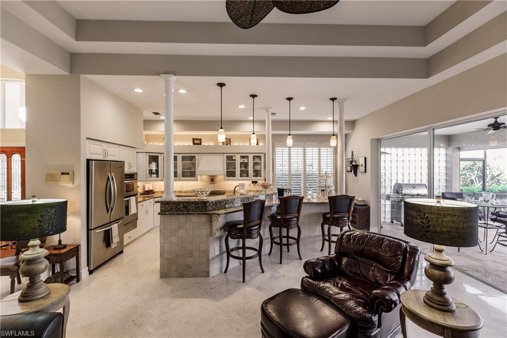 LONGSHORE LAKE - Residential