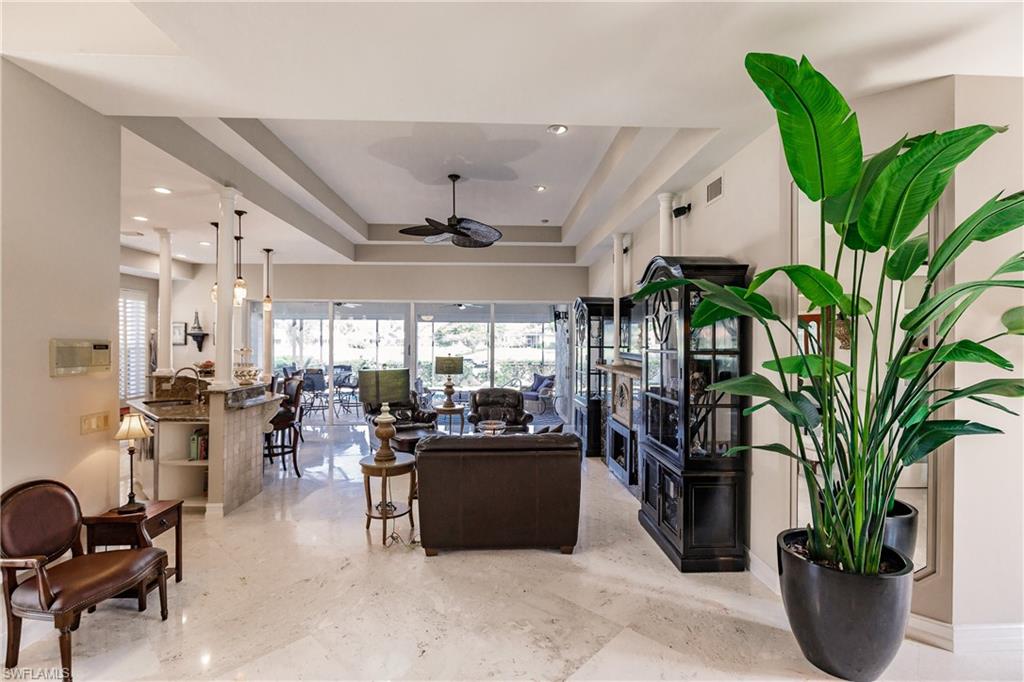 LONGSHORE LAKE - Residential