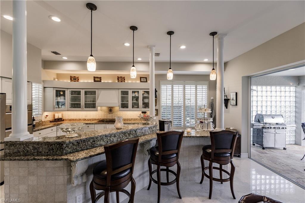 LONGSHORE LAKE - Residential