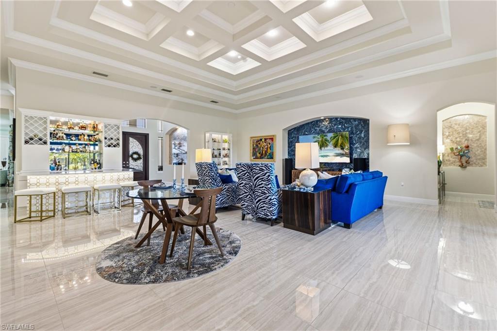 COUNTRY CLUB - Residential