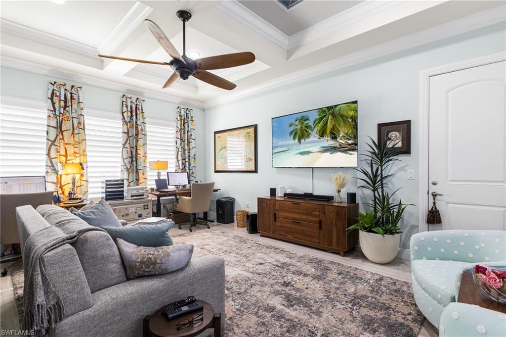 COUNTRY CLUB - Residential