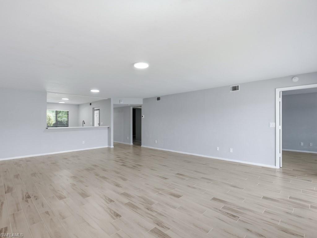 DEAUVILLE LAKE CLUB - Residential