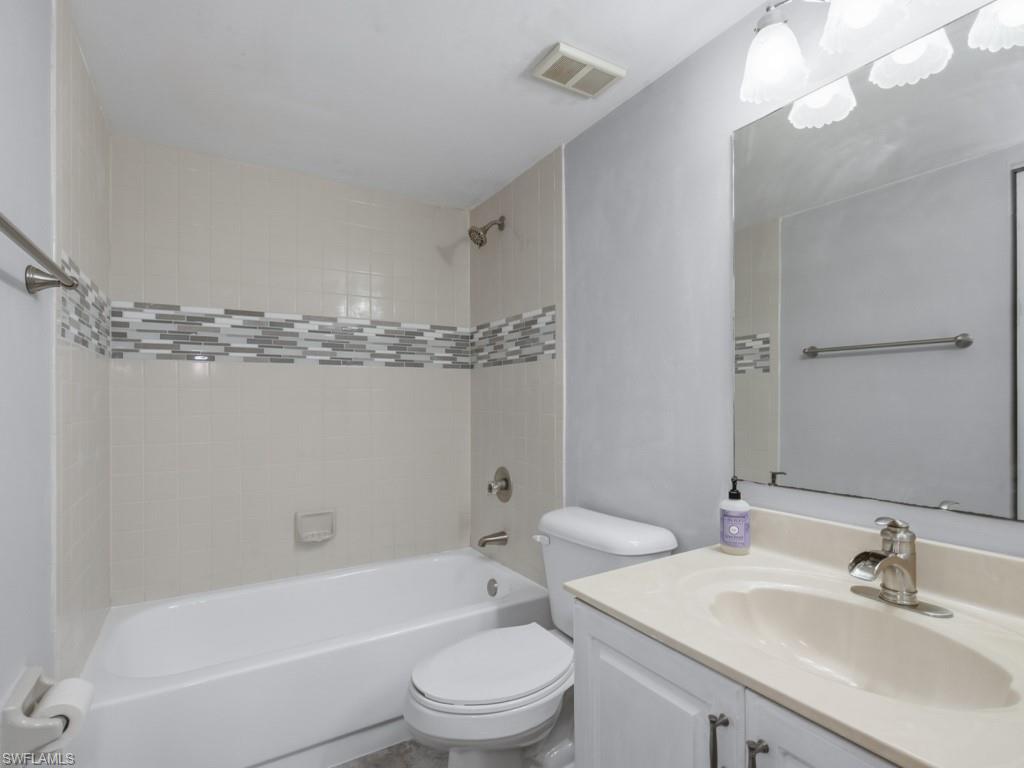 DEAUVILLE LAKE CLUB - Residential