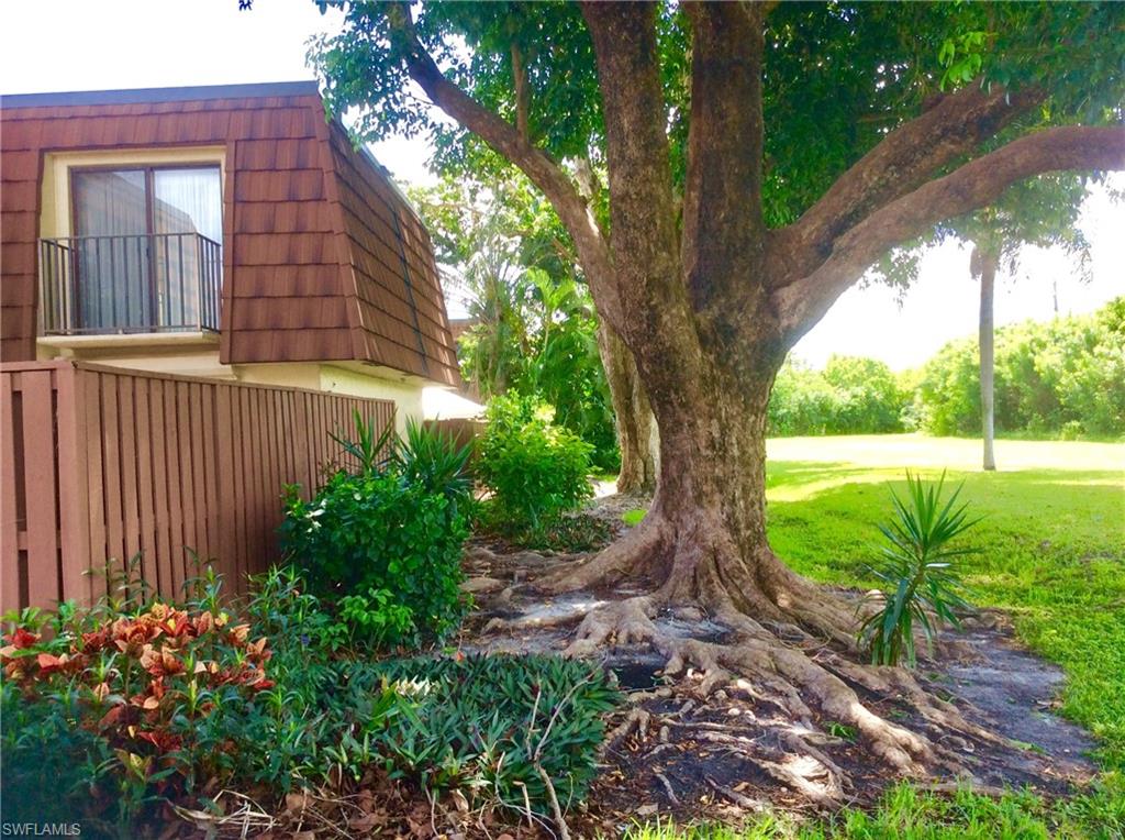 VILLAGE OF CEDARBEND - Residential