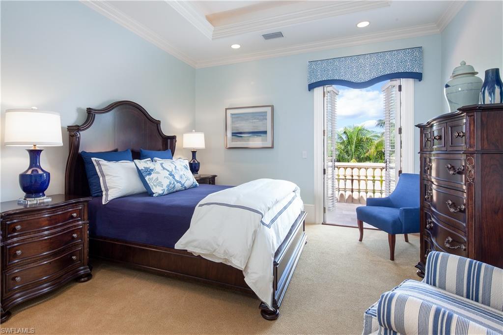 ESCADA AT TIBURON - Residential