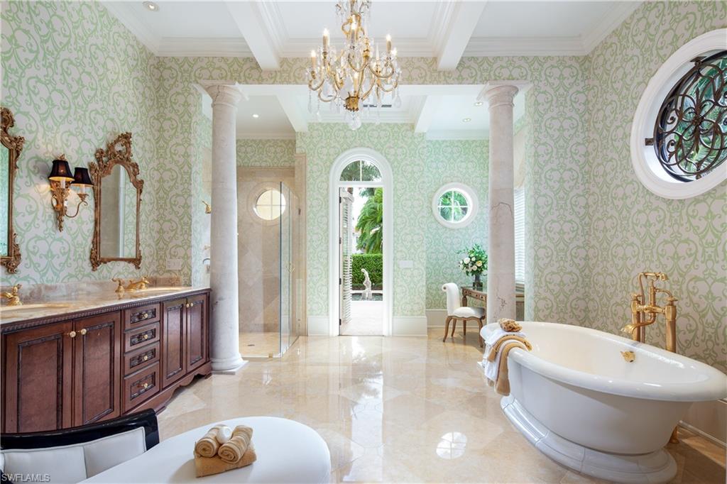 ESCADA AT TIBURON - Residential